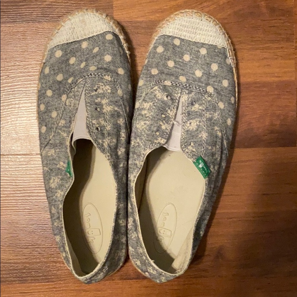 Sanuk chambray slip ons